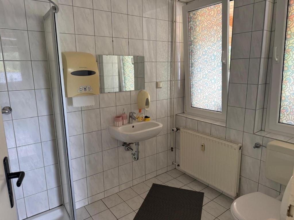 Doppelzimmer mit Gemeinschafts-WC – Foto 1